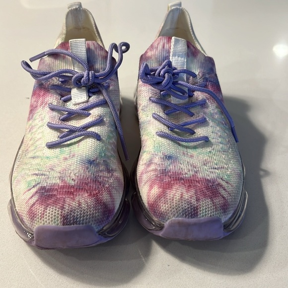 Girls size 13 Link sneakers - Picture 2 of 6